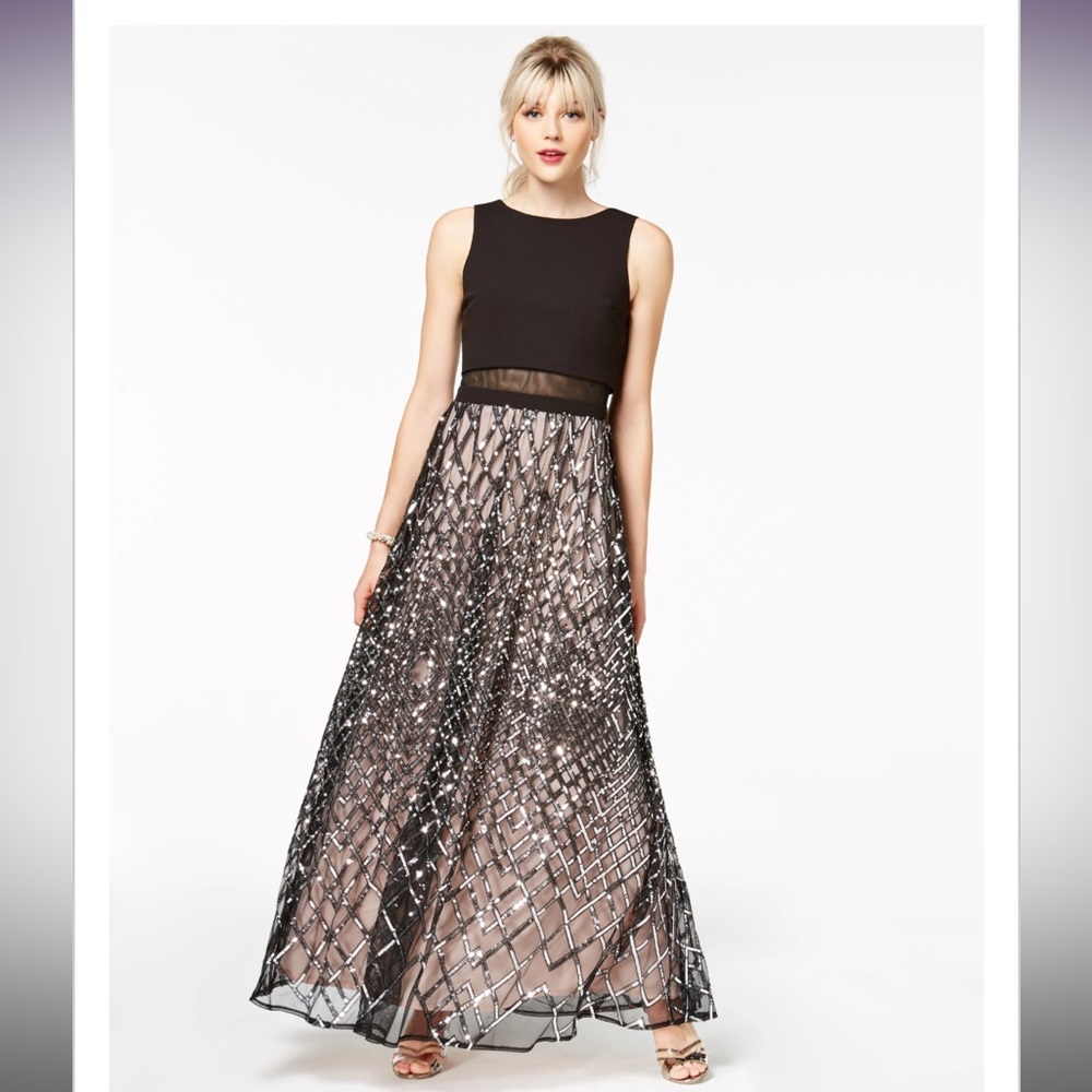 Woman’s formal ‘Say Yes to the Prom Dress’ Size 1 🎃